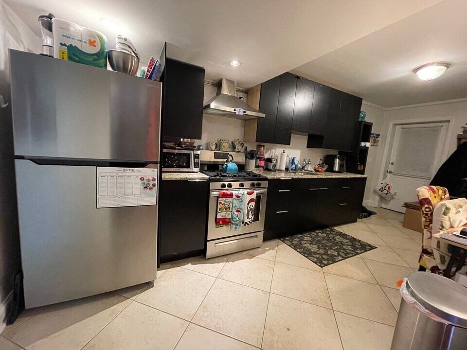 412 Sommerville Plz, Unit 1 in Yonkers, NY - Building Photo