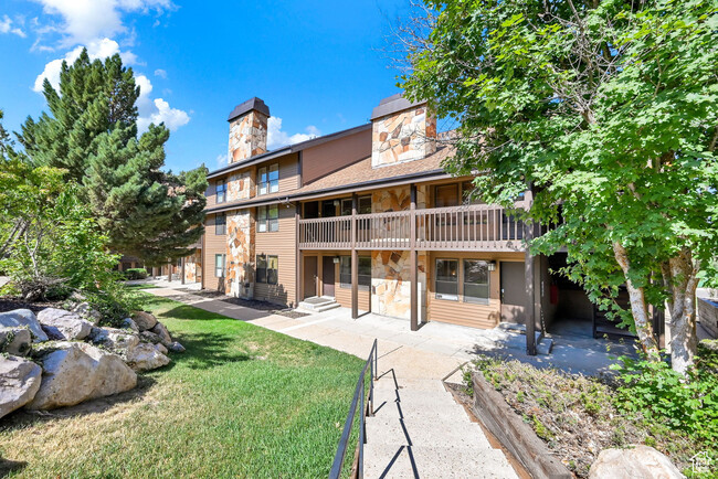 property at 3615 N Wolf Ldg Dr