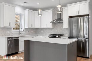 6423 N Washtenaw Ave, Unit J05W in Chicago, IL - Building Photo