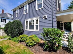 60 Prairie Ave in Newport, RI - Building Photo - Building Photo