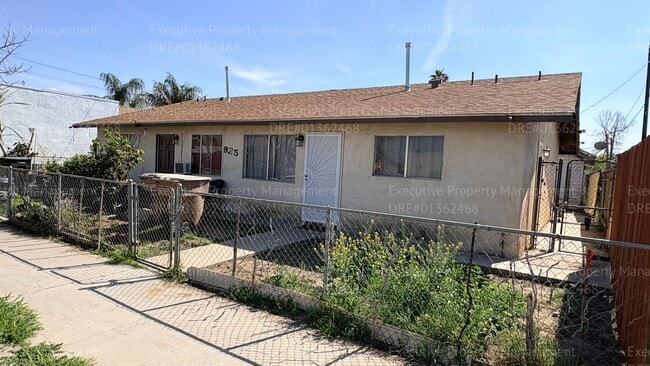 925 8th St in Bakersfield, CA - Building Photo - Building Photo