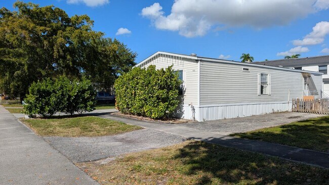 property at 3023 SW 50th St