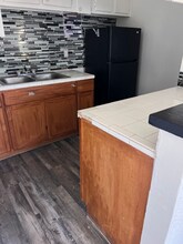 209 Victor St in San Antonio, TX - Foto de edificio - Building Photo