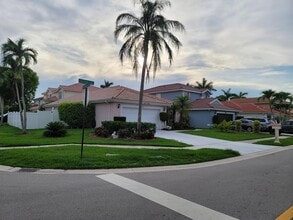 7189 Catalina Way in Greenacres, FL - Building Photo - Building Photo
