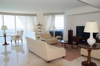 17201 Collins Ave, Unit 3801 in Sunny Isles Beach, FL - Foto de edificio - Building Photo