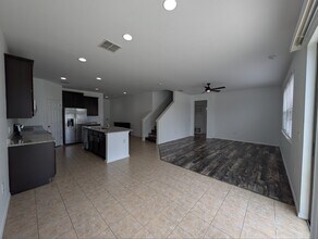 15303 Stone House Dr in Brooksville, FL - Building Photo - Building Photo