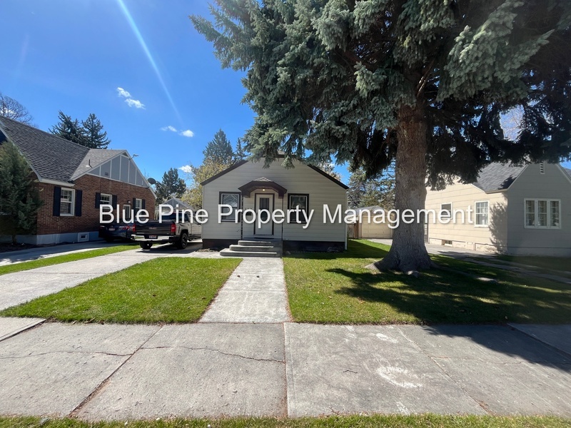 352 11th St in Idaho Falls, ID - Building Photo