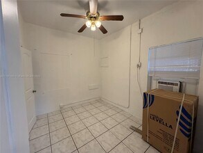 2549 NE 190th St-Unit -2 in Miami, FL - Building Photo - Building Photo