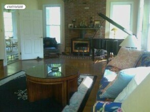 4 Peppermill Ln in Shelter Island, NY - Building Photo - Building Photo