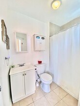 50 Irving St, Unit 1 in Jersey City, NJ - Foto de edificio - Building Photo