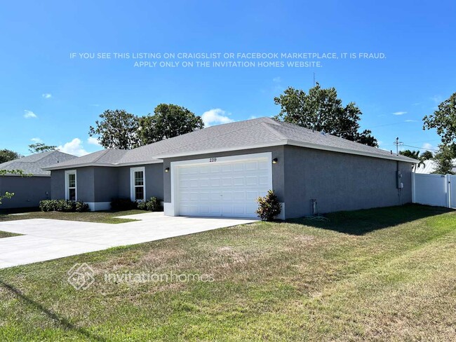 2219 SE Mariposa Ave in Port St. Lucie, FL - Building Photo - Building Photo