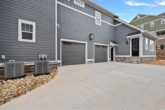 805 Naples Dr in Davidson, NC - Foto de edificio - Building Photo