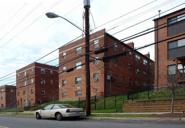 812 Chesapeake St SE in Washington, DC - Building Photo - Building Photo