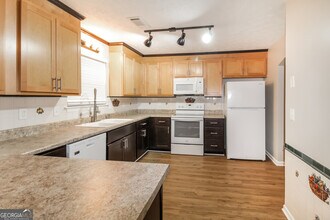 80 Forest Brook Dr in Covington, GA - Building Photo - Building Photo