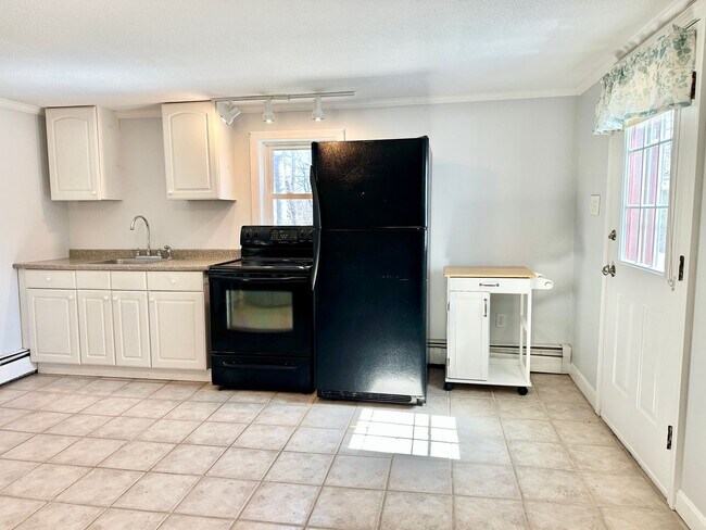 26 Winter St-Unit -Winter St Rental in Biddeford, ME - Building Photo - Building Photo