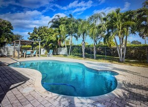 8411 Garden Gate Pl in Boca Raton, FL - Building Photo - Building Photo