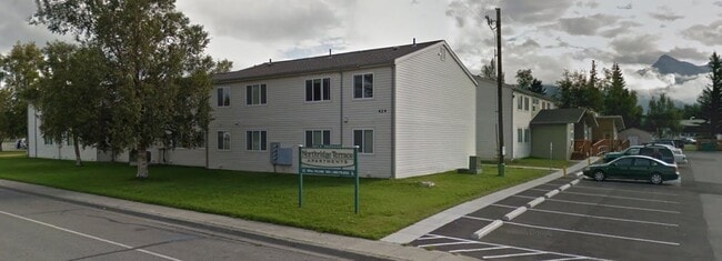 property at 424 E Dogwood Ave