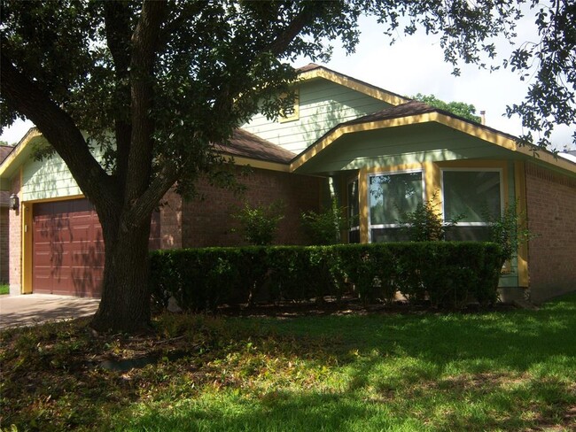 1526 Bradney Dr in Houston, TX - Building Photo - Building Photo