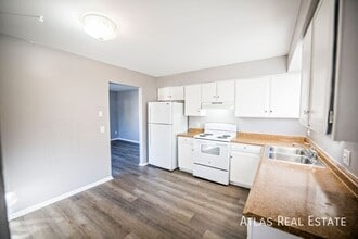 16232 W 13th Ave in Golden, CO - Foto de edificio - Building Photo