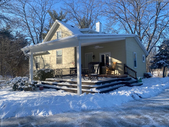 5015 N Territorial Rd in Ann Arbor, MI - Building Photo - Building Photo