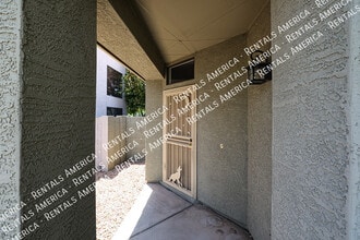 20412 N 32nd Pl in Phoenix, AZ - Foto de edificio - Building Photo