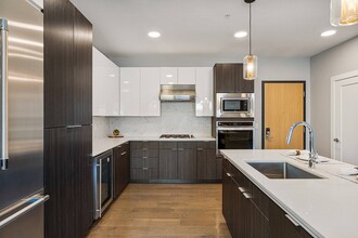 Sugarmont Apartments & Townhomes in Salt Lake City, UT - Foto de edificio - Building Photo