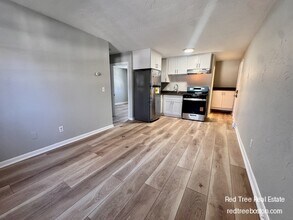 68 Readville St, Unit 2 in Boston, MA - Building Photo - Building Photo