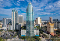 Skypoint Condominiums in Tampa, FL - Building Photo - Building Photo