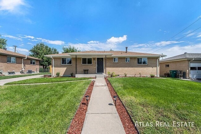 7472 Beach Ct in Westminster, CO - Building Photo - Building Photo