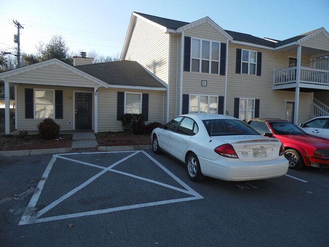 Asbury Park in McMinnville, TN - Building Photo - Building Photo