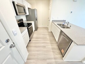 7376 Hayes Harbor Ct in North Las Vegas, NV - Building Photo - Building Photo
