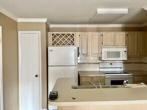 1705 Palm Cove Blvd-Unit -1-202 in Delray Beach, FL - Foto de edificio - Building Photo