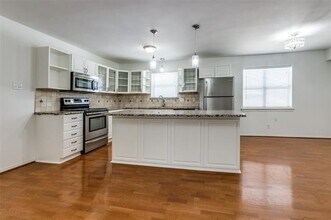 816 Sherwood Dr in Richardson, TX - Building Photo - Building Photo