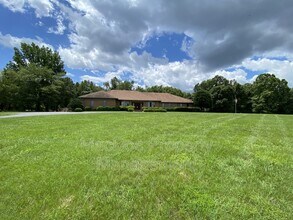 11225 N Club Dr in Fredericksburg, VA - Building Photo - Building Photo