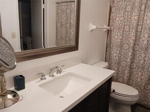 9213 Tudor Dr in Tampa, FL - Building Photo - Building Photo