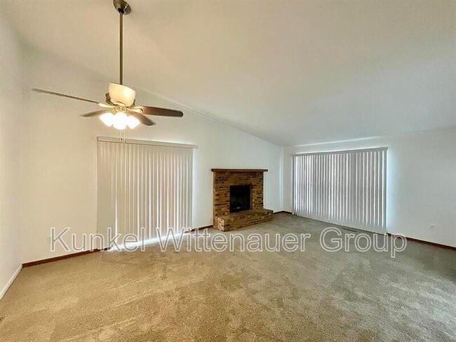 156 Marion Dr in Belleville, IL - Building Photo - Building Photo