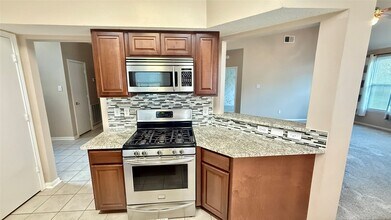 1602 Stoney Park Dr in Houston, TX - Building Photo - Building Photo