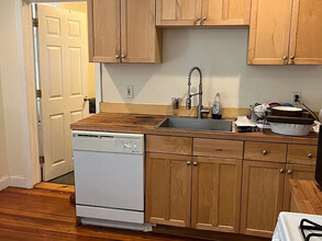 65 Pleasant St, Unit 1 in Cambridge, MA - Foto de edificio - Building Photo