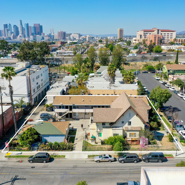 117 N St Louis St in Los Angeles, CA - Building Photo - Building Photo