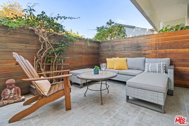 property at 4725 La Villa Marina