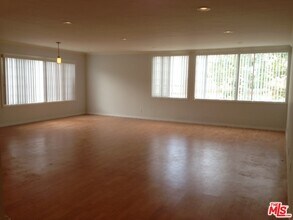 216 Rexford Dr in Beverly Hills, CA - Building Photo - Building Photo