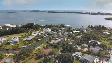 500 Green Dolphin Dr S in Placida, FL - Foto de edificio - Building Photo