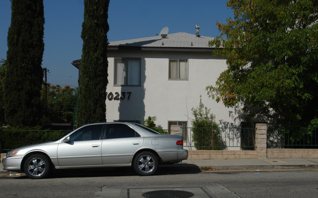 10237 Commerce Ave in Tujunga, CA - Building Photo - Building Photo