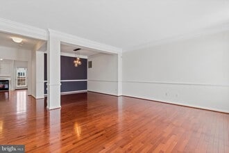 22576 Welborne Manor Square in Ashburn, VA - Building Photo - Building Photo