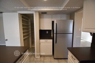 1705 Village Ct in Brandon, FL - Foto de edificio - Building Photo