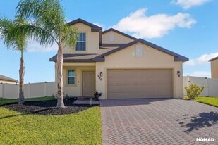 996 Bent Creek Dr in Fort Pierce, FL - Building Photo