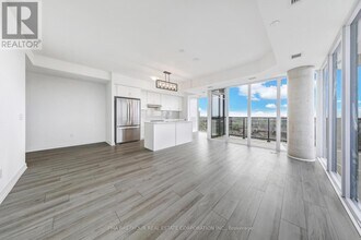 1035 Southdown Rd in Mississauga, ON - Building Photo - Building Photo