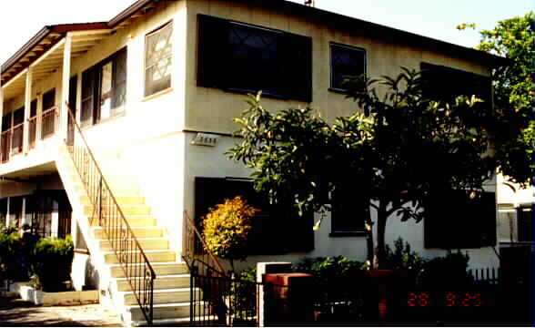 1 BED / 1 BATH - FULLY REMODELED UNIT in Los Angeles, CA - Foto de edificio - Building Photo