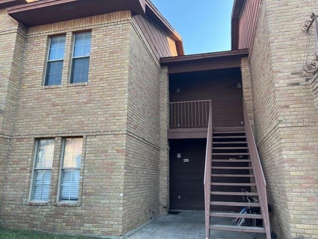 property at 9802 Cantera Ct