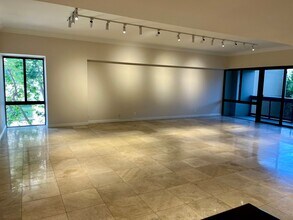 10445 Wilshire Blvd in Los Angeles, CA - Foto de edificio - Building Photo